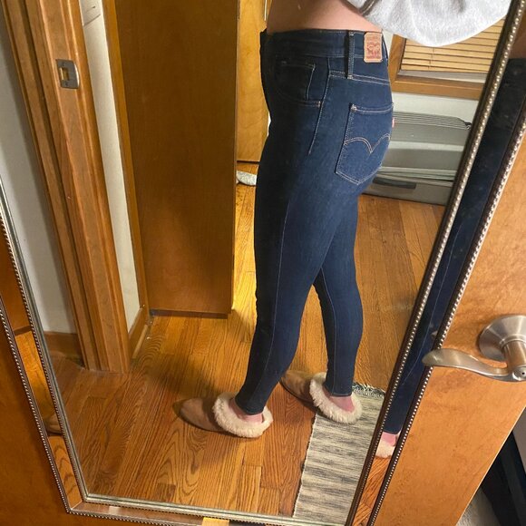 Levi’s 720 High Rise Skinny Jeans - Picture 2 of 5